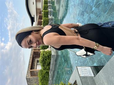 Oval Yaka Arkası Dekolte Simli Triko Elbise