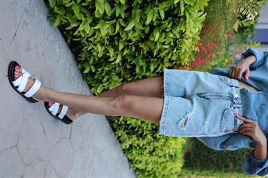 Paçası Püsküllü Denim Şort