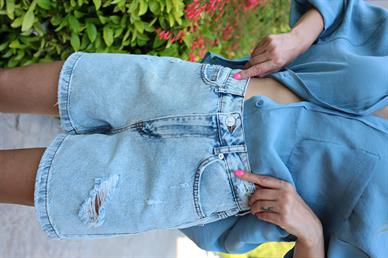 Paçası Püsküllü Denim Şort