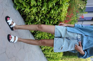 Paçası Püsküllü Denim Şort