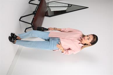 Pembe Yanı Yırtmaçlı Modal Gömlek