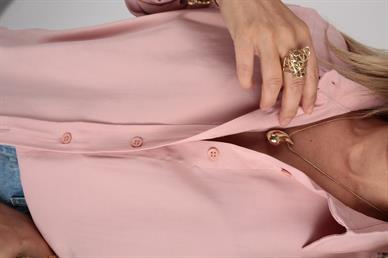 Pembe Yanı Yırtmaçlı Modal Gömlek