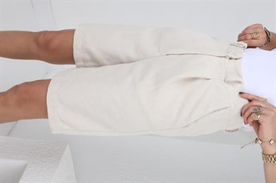 Pileli Naturel Şehir Boy Şort