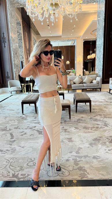 Püsküllü Etekli Triko Takım