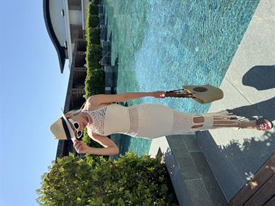 Püsküllü Naturel Triko Elbise