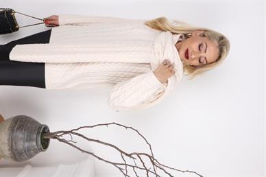 Saç Örgülü Ekru Şallı Kazak