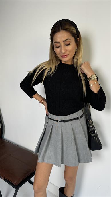 Sıfır Yaka Saç Örgülü Siyah Kısa Kazak