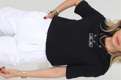 Sıfır Yaka Yazı Nakışlı Siyah Tshirt