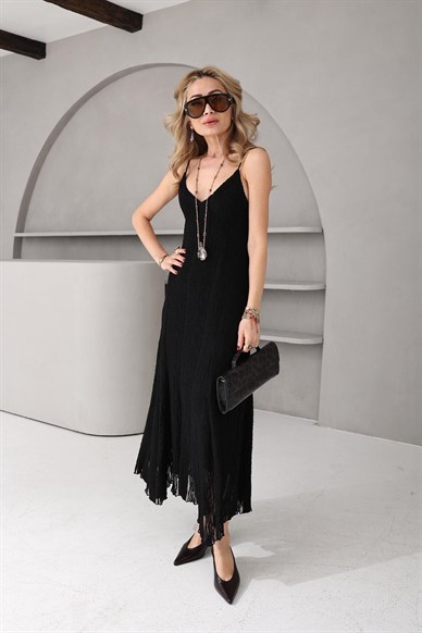 Siyah Askılı Dantel Elbise