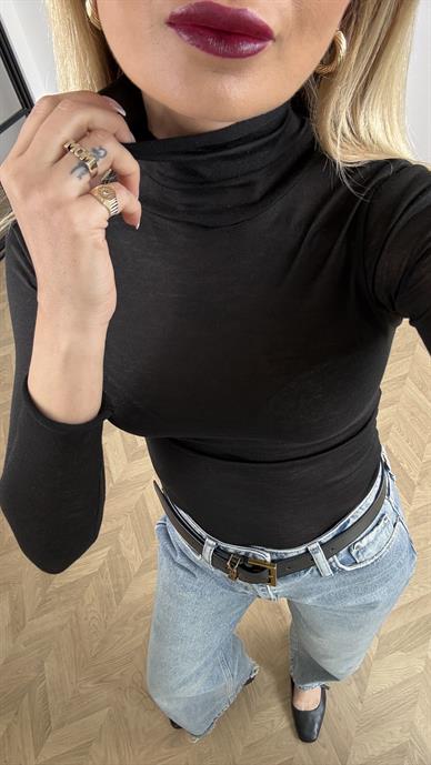 Siyah Boğazlı Tarnsparan Bluz