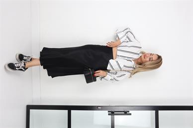 Siyah Çizgili Büyük Cepli Crop Gömlek