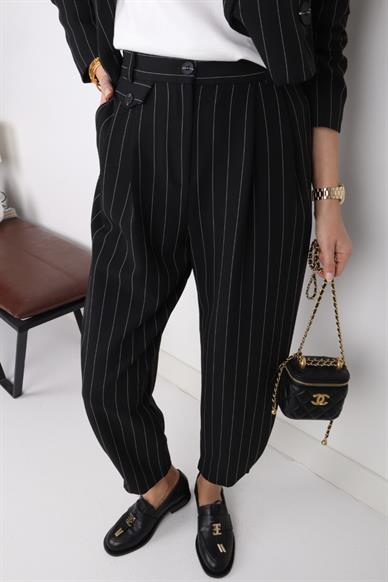 Siyah Çizgili Crop Ceketli Takım