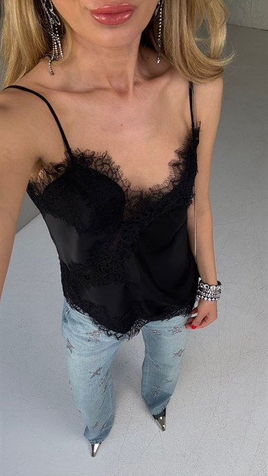 Siyah Dantelli Saten Bluz