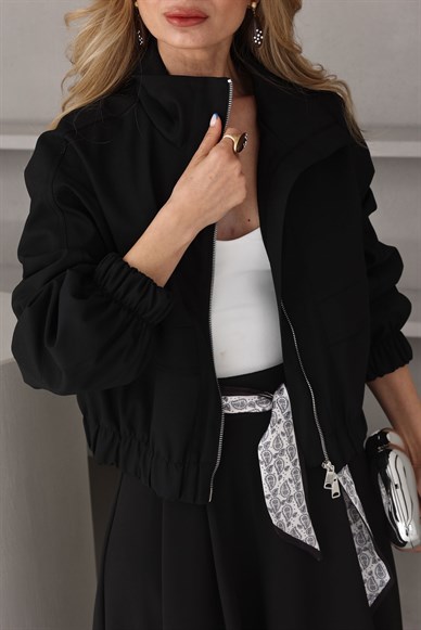 Siyah Dik Yaka Trençkot