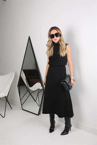 Siyah Etekli Örme Triko Takım