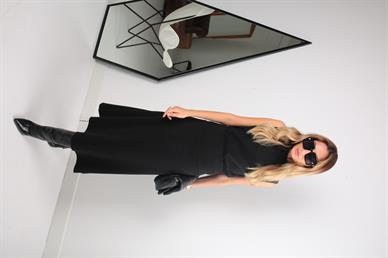 Siyah Etekli Örme Triko Takım