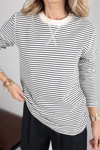 Siyah İnce Çizgili Uzun Kol Tshirt