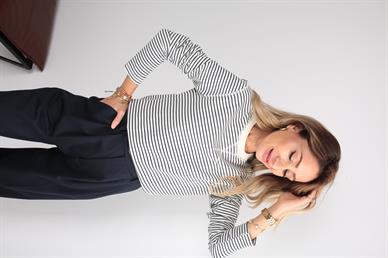 Siyah İnce Çizgili Uzun Kol Tshirt