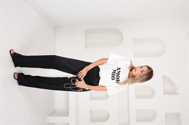 Siyah Jakarlı Bol Paça Saten Pantolon