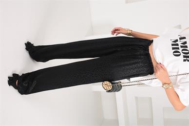 Siyah Jakarlı Bol Paça Saten Pantolon