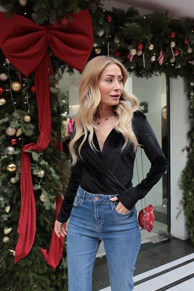 Siyah Kadife Badysüit