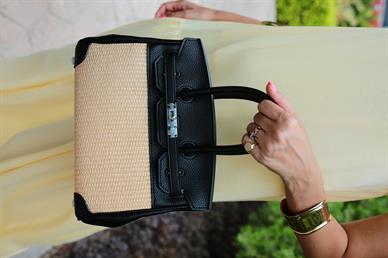 Siyah Kilitli Hasır Küçük İthal Çanta