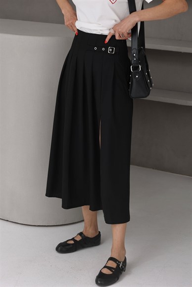 Siyah Pileli Derin Yırtmaçlı Etek