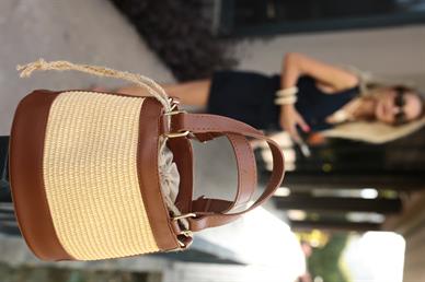 Taba Detay Bağcıklı Hasır Kova Çanta