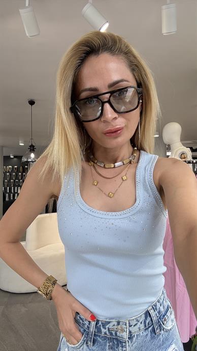 Taş Baskılı Havuz Yaka Mavi Fitilli Atlet