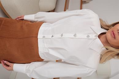 Taş Düğmeli Vatkalı Beyaz Crop Gömlek