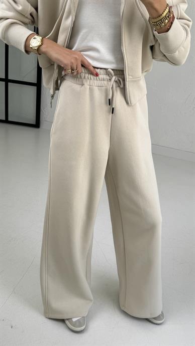 Taş Robalı Kapişonlu Eşofman Takımı