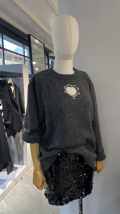 Taşlı Kalp Nakışlı Füme Kazak