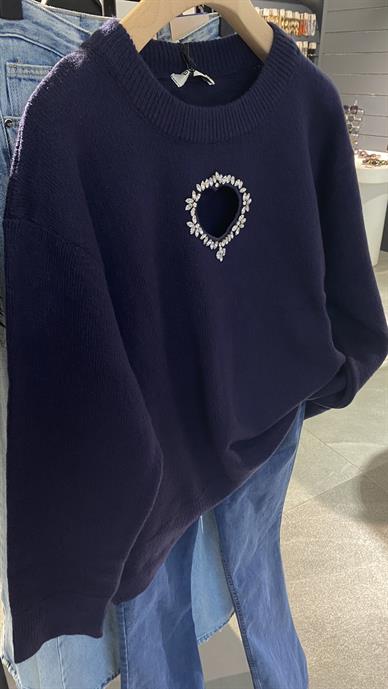 Taşlı Kalp Nakışlı Lacivert Kazak