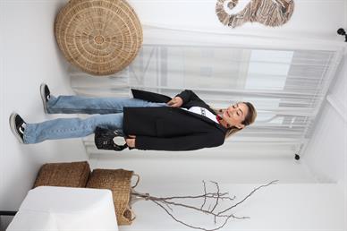 Tek Düğme Kapak Cepli Siyah Blazer Ceket