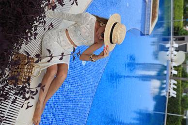 Tek Omuz Ajurlu Triko Etek Takım