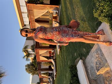 Turuncu Karışık Desenli Dekolteli Tasarım Elbise