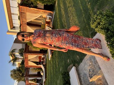 Turuncu Karışık Desenli Dekolteli Tasarım Elbise