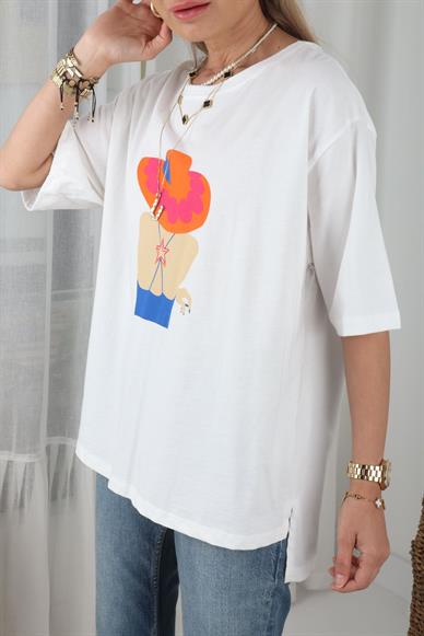 Turuncu Şapkalı Kadın Baskılı Ekru Tshirt