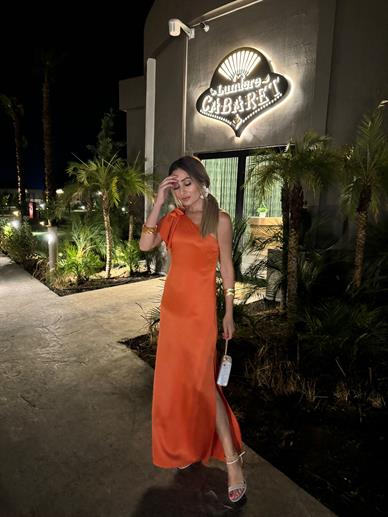 Turuncu Tek Omuz Bağlamalı Saten Elbise