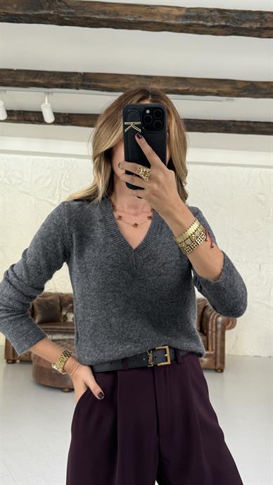 V Yaka Füme  Düz Basic Kazak