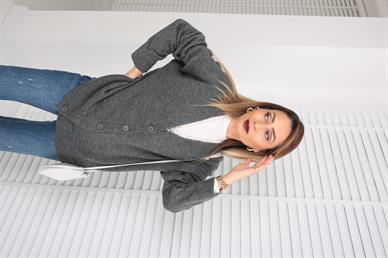 V Yaka Füme Düz Hırka