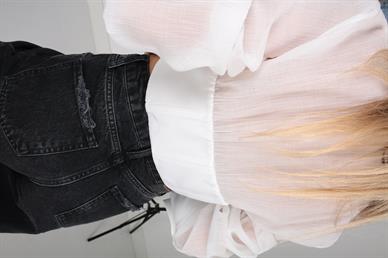 V Yaka Kopçalı Beyaz Crop Gömlek