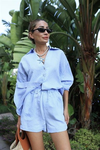 V Yaka Mavi Çizgili Şortlu Takım
