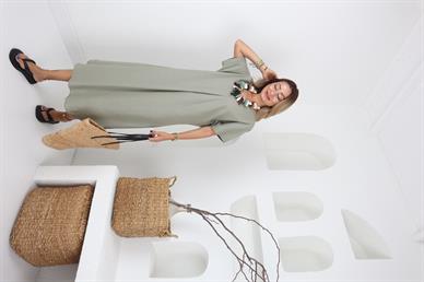 V Yaka Mint Renk Keten Elbise