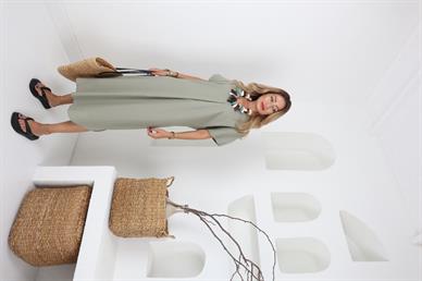 V Yaka Mint Renk Keten Elbise