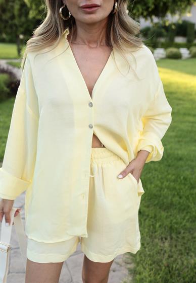 V Yaka Sarı Keten Şort Gömlek Takım
