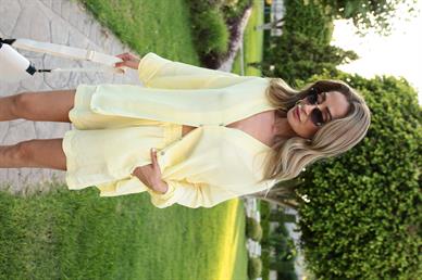 V Yaka Sarı Keten Şort Gömlek Takım