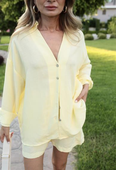 V Yaka Sarı Keten Şort Gömlek Takım