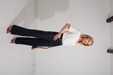 V Yaka Vatkalı Taşlı Beyaz Tshirt