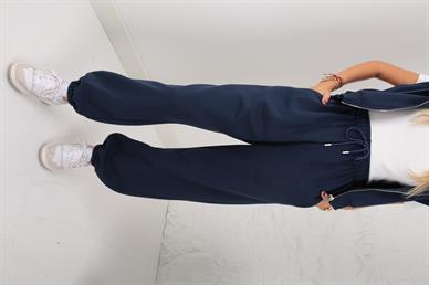 Vatkalı Kolsuz Lacivert Eşofman Takımı